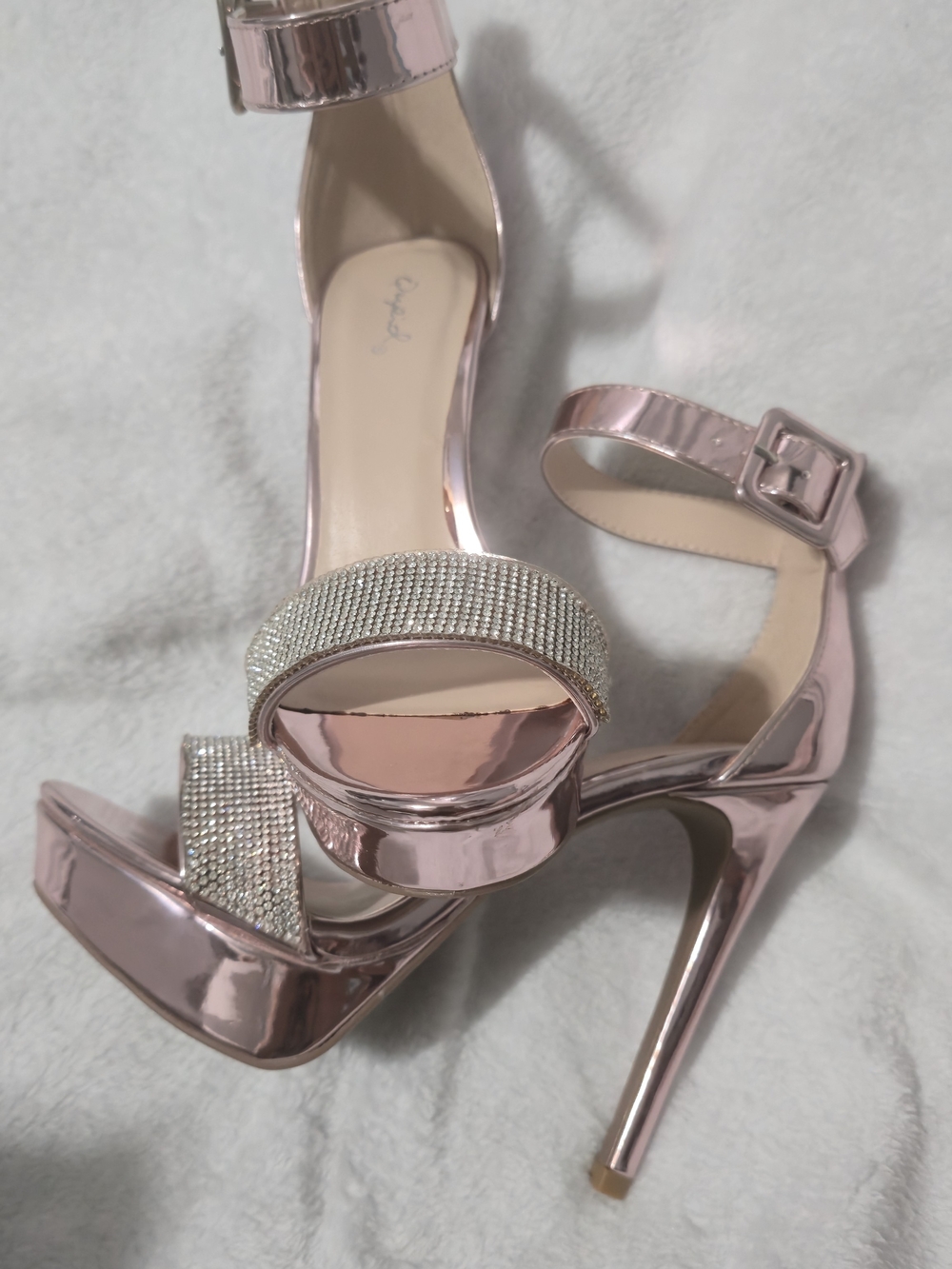 Qupid Rosa Pink Metallic Platform Heels with Crystal Strap New Never Used Size 7